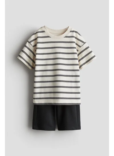 H&M 2-piece T-shirt and shorts set