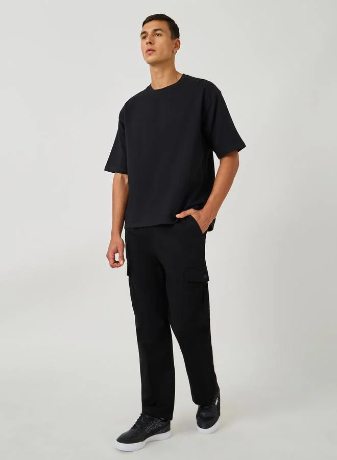 Fort Collins Solid Cotton Straight Leg Cargo Pants