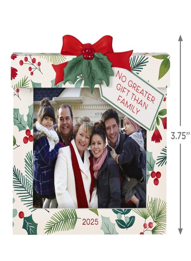 Hallmark Keepsake Christmas Ornament 2025, The Gift of Family 2025 Photo Frame - Image 4