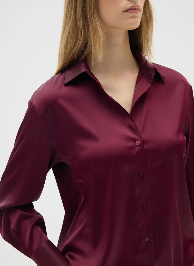 او في اس LONG SLEEVE RED SATIN SHIRT