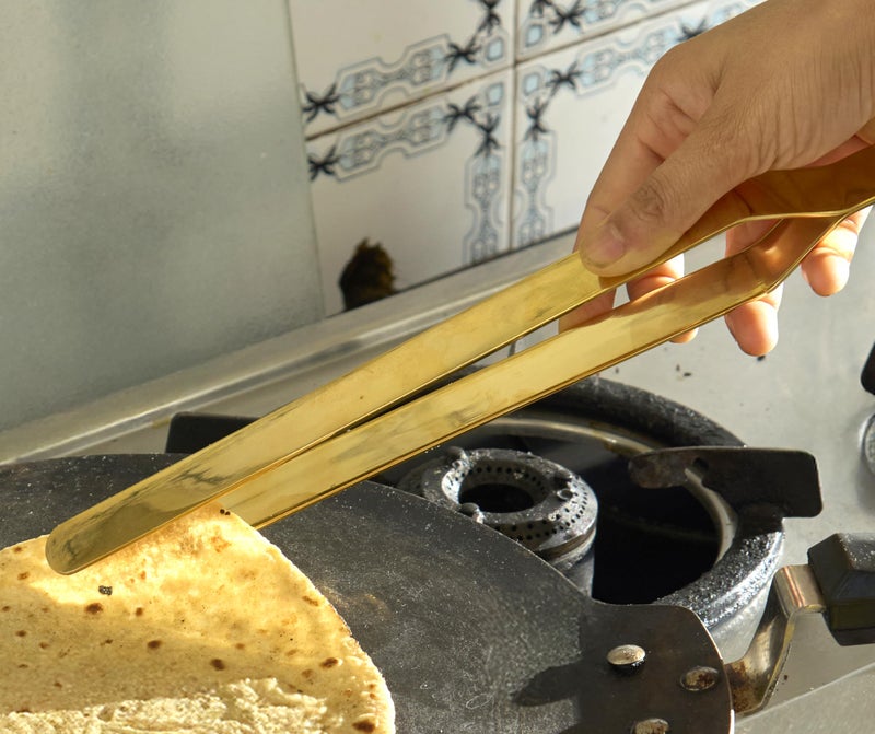KLEO Brass Tongs for Kitchen for Frying – Chimta for Kitchen Use, Roti Chapati Tool for Dining, Brass Utensils, Antique Desi Peetal Chimta Pakad for Rasoi - Image 1