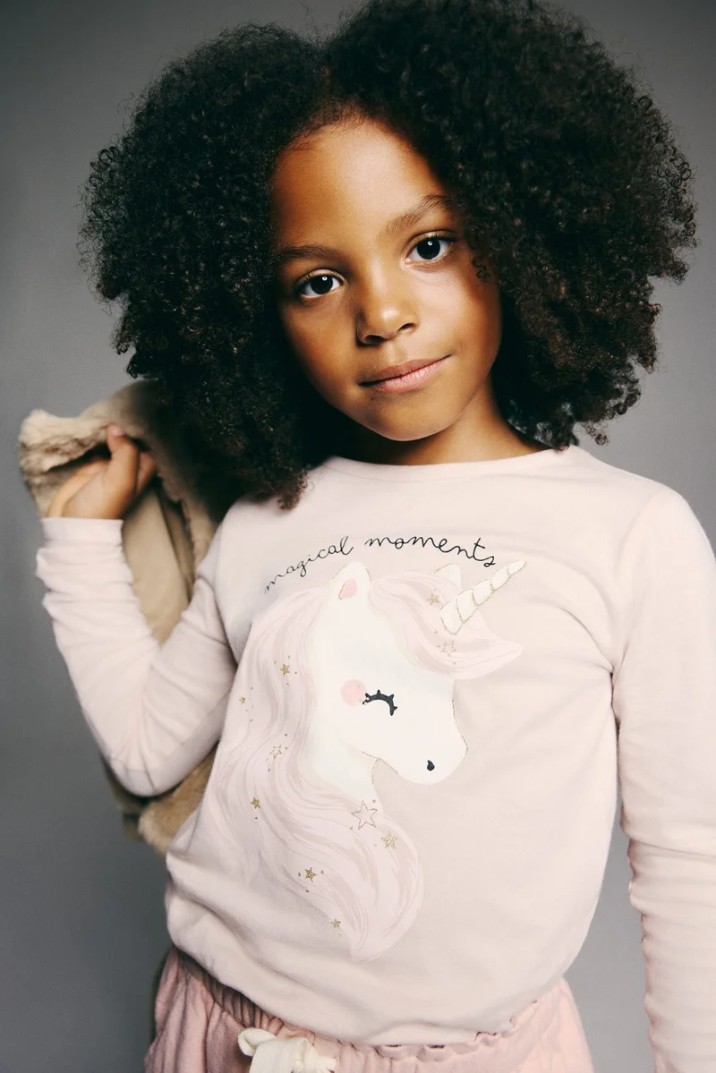 اتش اند ام بلوزة مطبوعة من الجيرسيه