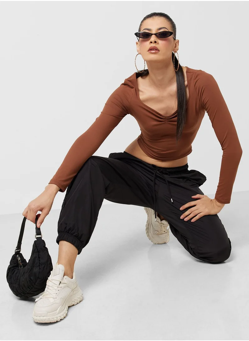 جينجر Sweetheart Neckline Fitted Top