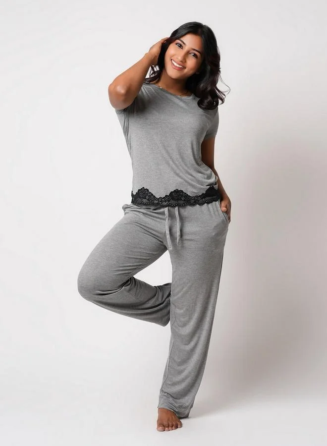 Aadaraya Aadaraya Pyjama Set T-shirt & Trousers
