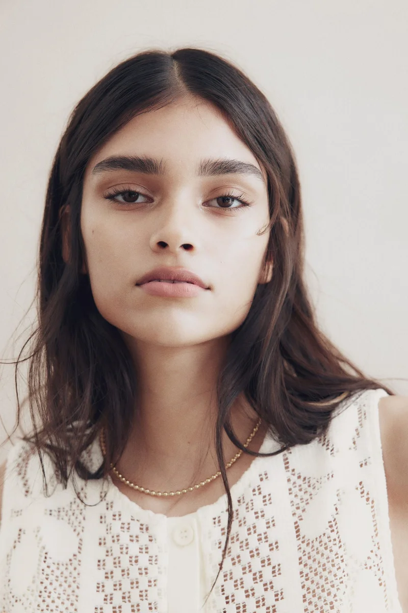 اتش اند ام بلوزة بتصميم كروشيه