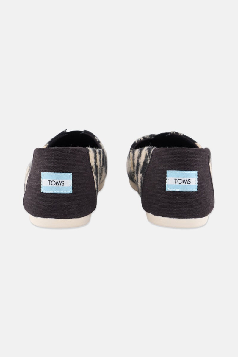 TOMS أحذية نسائية سهلة الارتداء، سوداء - Image 2