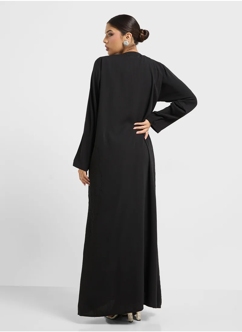 هيا كلوزيت V-Neck Flared Sleeve Abaya