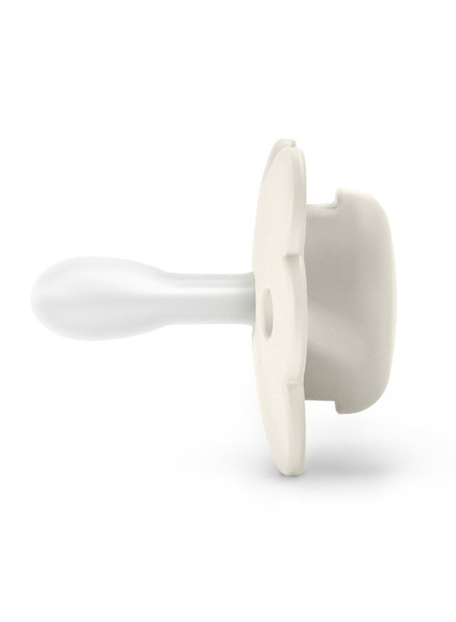 SUAVINEX سكس برو مصاصة على شكل فراشة فائقة النعومة للأطفال من 0-6 أشهر بحلمة سيليكون آمنة للأطفال - بيج - Image 2