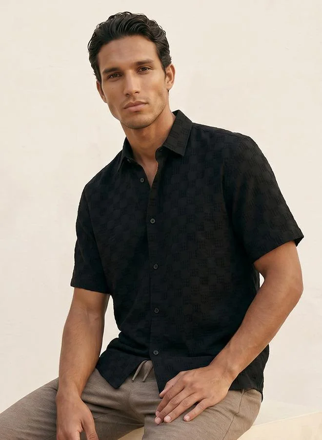 Iconic Iconic Regular Fit Spread Collar Jacquard Short Sleeves Shirt
