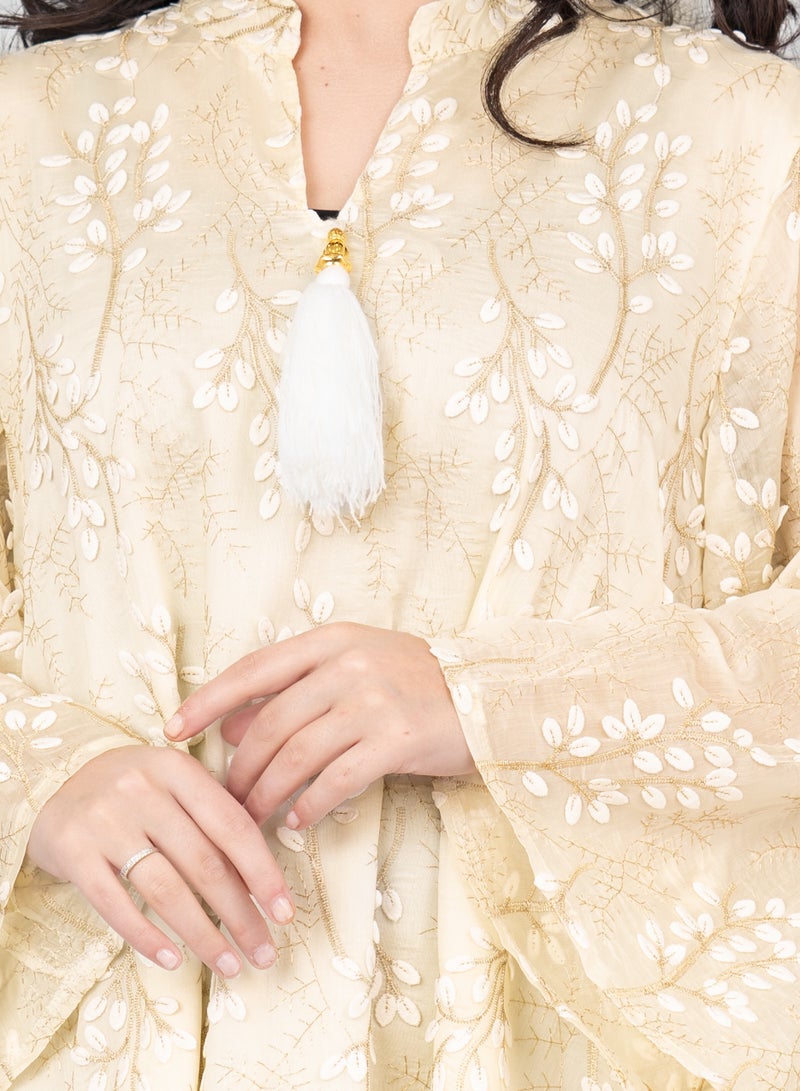 اكسا جلابية مطرزة بلمسة بتلات بيج - Image 2