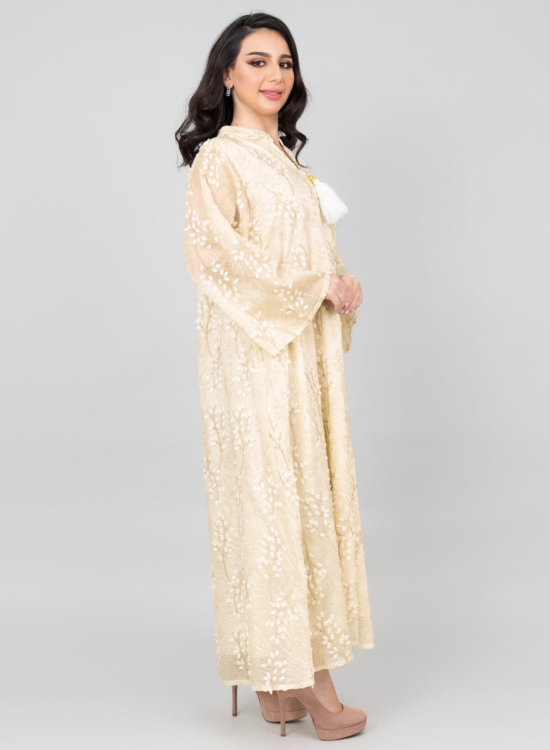 اكسا جلابية مطرزة بلمسة بتلات بيج - Image 3