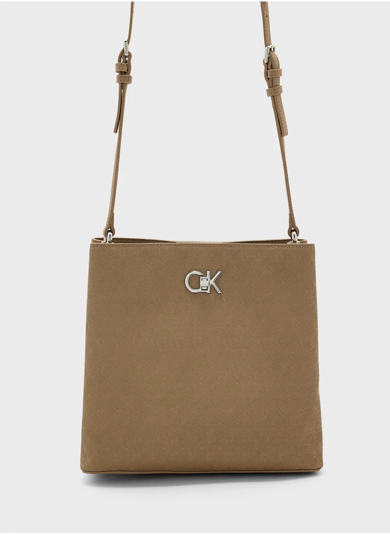 CALVIN KLEIN Must Small Bucket Crossbody