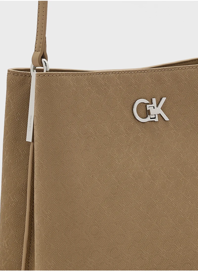 CALVIN KLEIN Must Small Bucket Crossbody