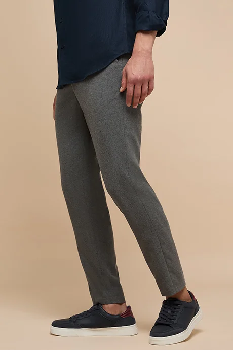 R&B Solid Chinos with Button Closure