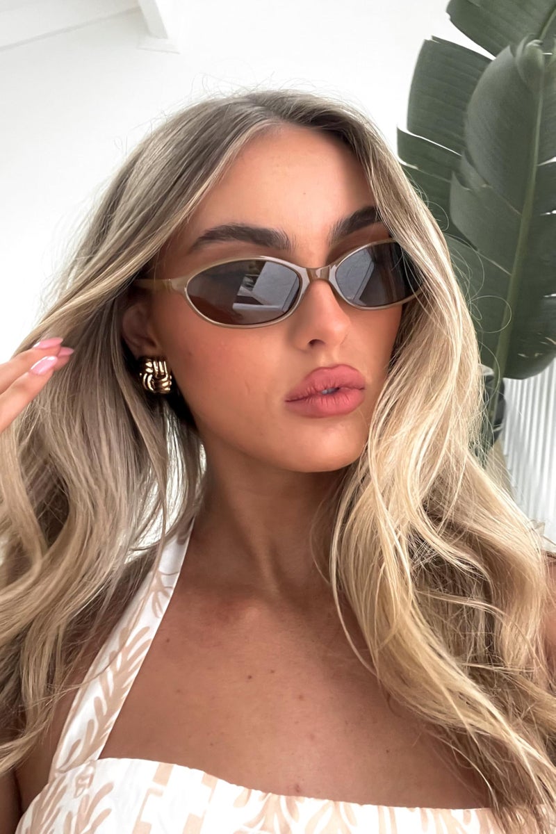 GUVIVI Retro Oval Sunglasses for Women Chic Cat Eye 90s Sunnies Lightweight Narrow Shades Trendy UV protection Sun Glasses - Image 5