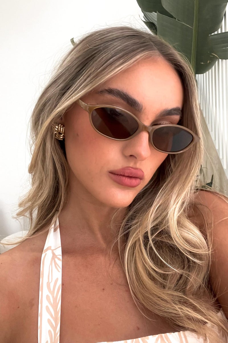GUVIVI Retro Oval Sunglasses for Women Chic Cat Eye 90s Sunnies Lightweight Narrow Shades Trendy UV protection Sun Glasses - Image 2