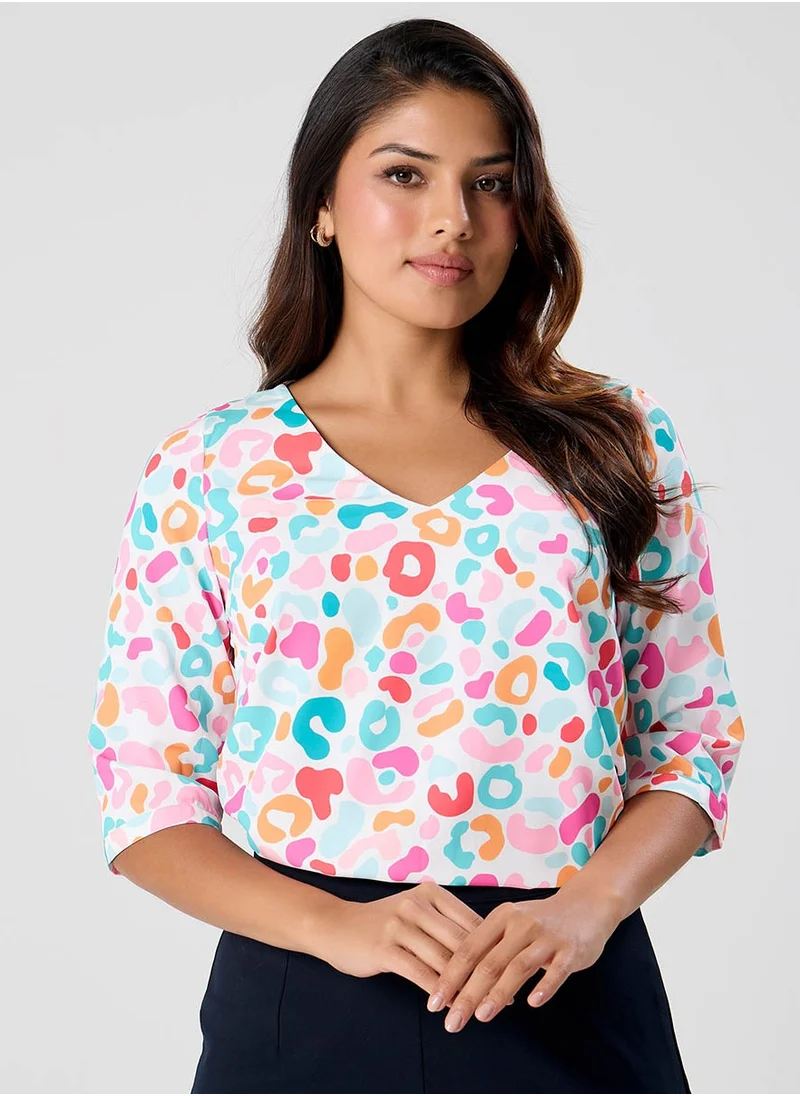 Zigzag Printed Half Sleeve Vneck Top