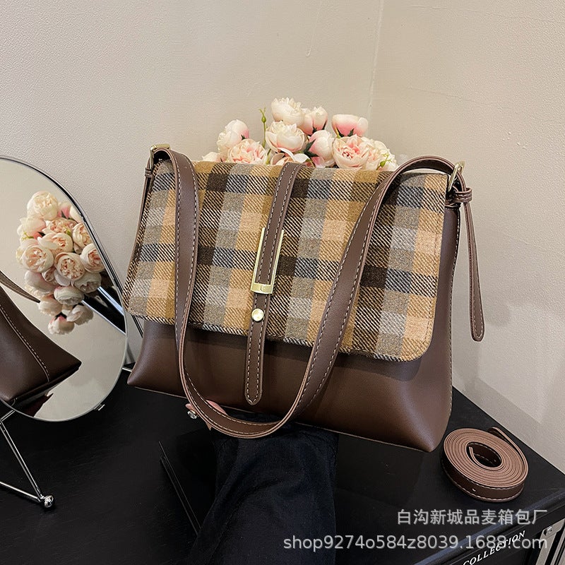 High-End Texture Fashion All-Match Contrast Color Small Bag Women'S Style Temperament Underarm Bag Explosive Crossbody Bag - Image 1