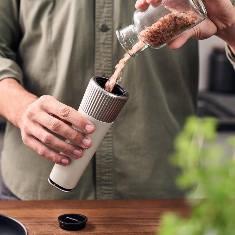 Zwilling ZWILLING Spices UpsideDown Manual 2pc Spice Mill Set Black  Ivory  - Image 4
