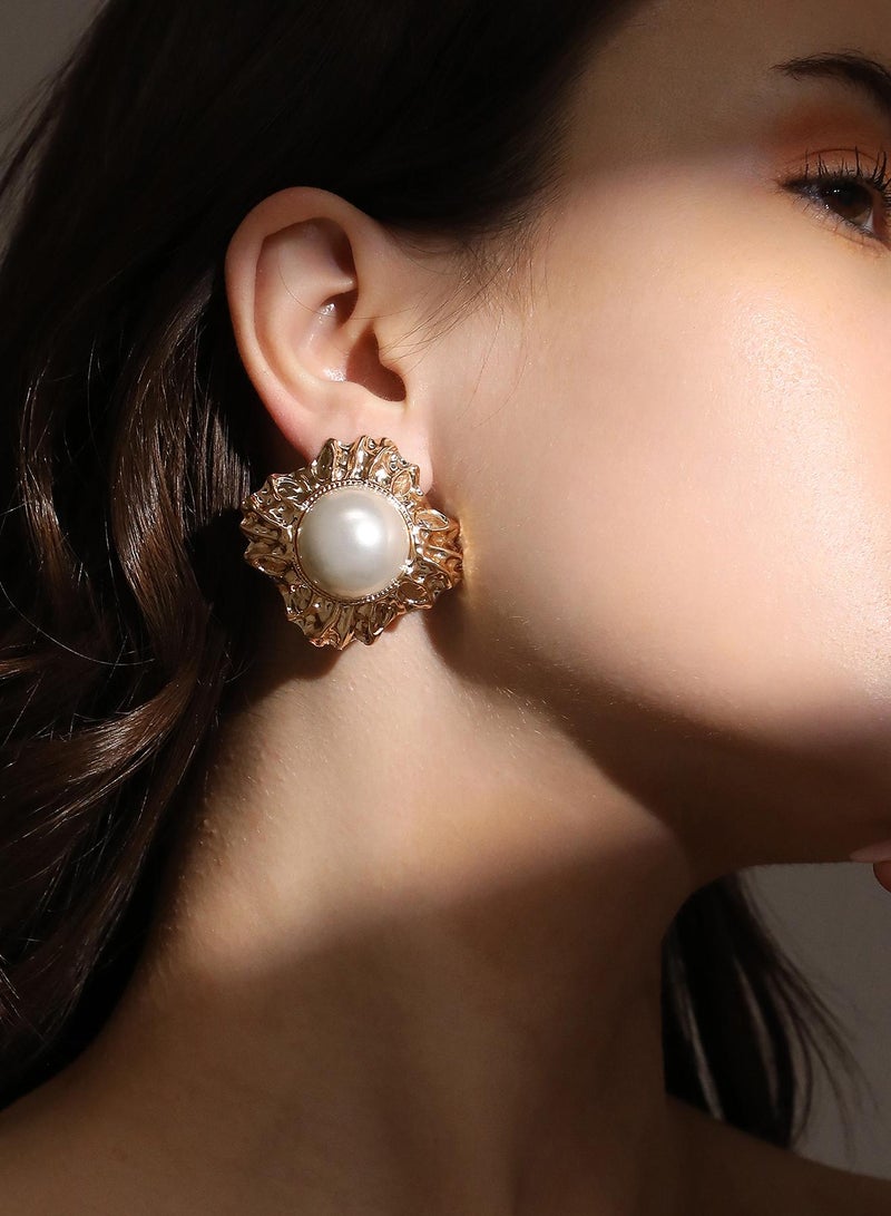 SOHI Sunburst Pearl Earrings - Image 2