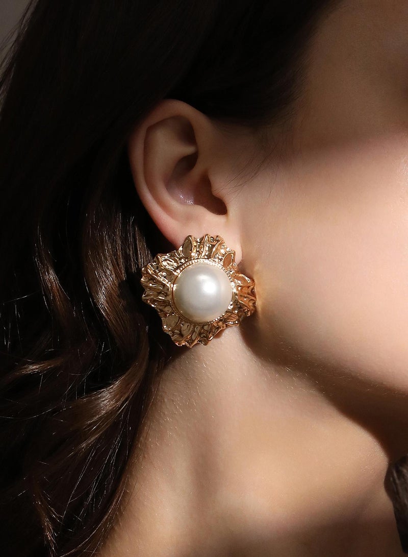 SOHI Sunburst Pearl Earrings - Image 3