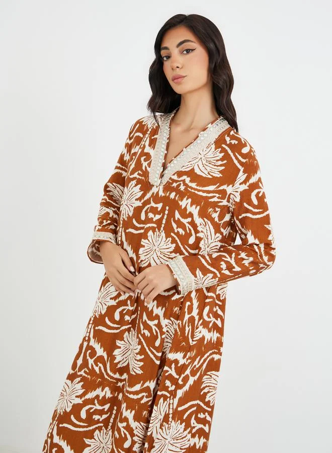 Amirah Amirah Floral Print Lace Detail V-Neck A-Line Jalabiya