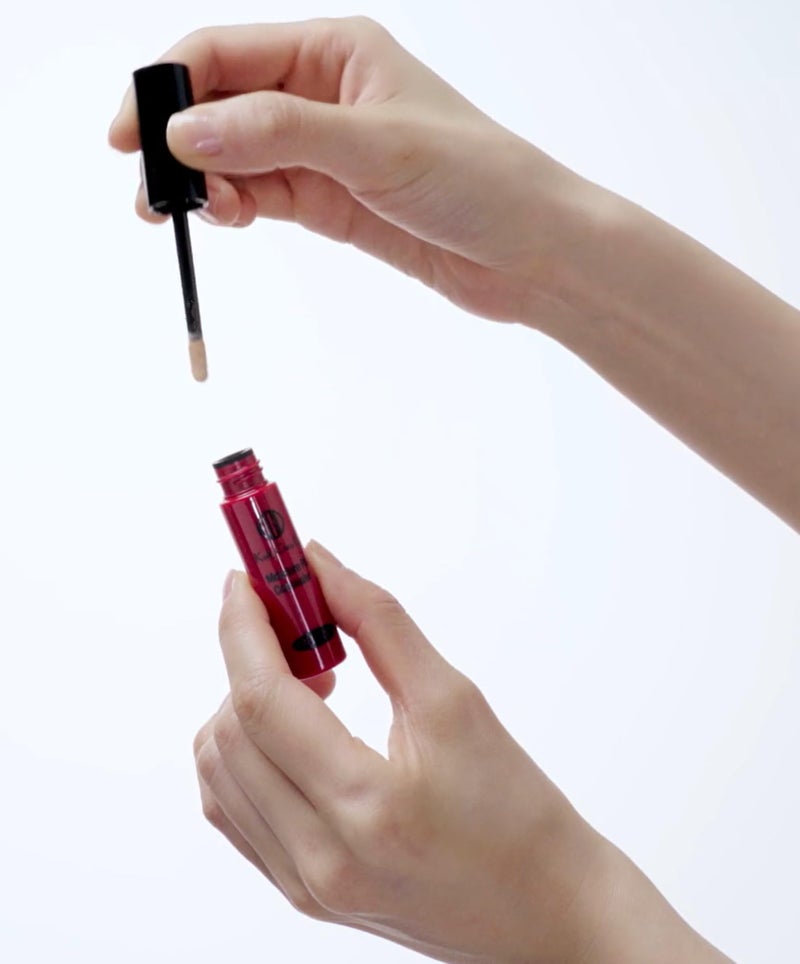 Koh Gen Do Moisture Fit Concealer: Radiant Perfection with Our Signature Gloss Film Powder formula. All-Day Coverage and Anti-Aging Benefits. Blends Seamlessly Resists Creasing. Light Skin Tones. - Image 4