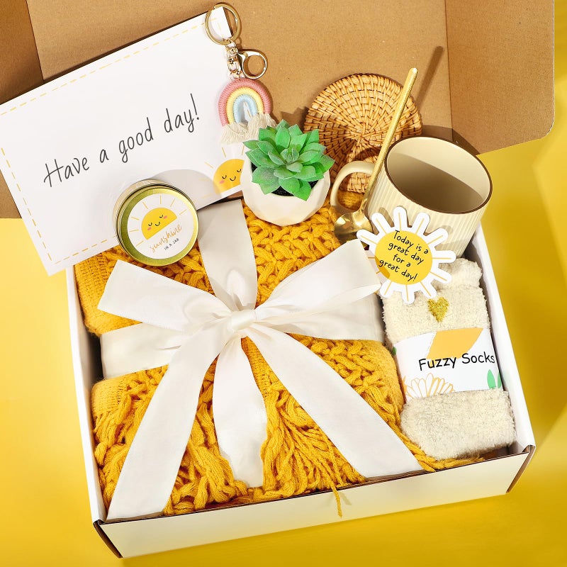 GiftPeak هدايا عيد ميلاد للنساء 11 أجهزة كمبيوتر أرسل حزمة رعاية Sunshine للنساء سلال هدايا الرعاية الذاتية للنساء للنساء الحصول على هدايا تشجيع لأختها أفضل صديق لها (أصفر) - Image 2