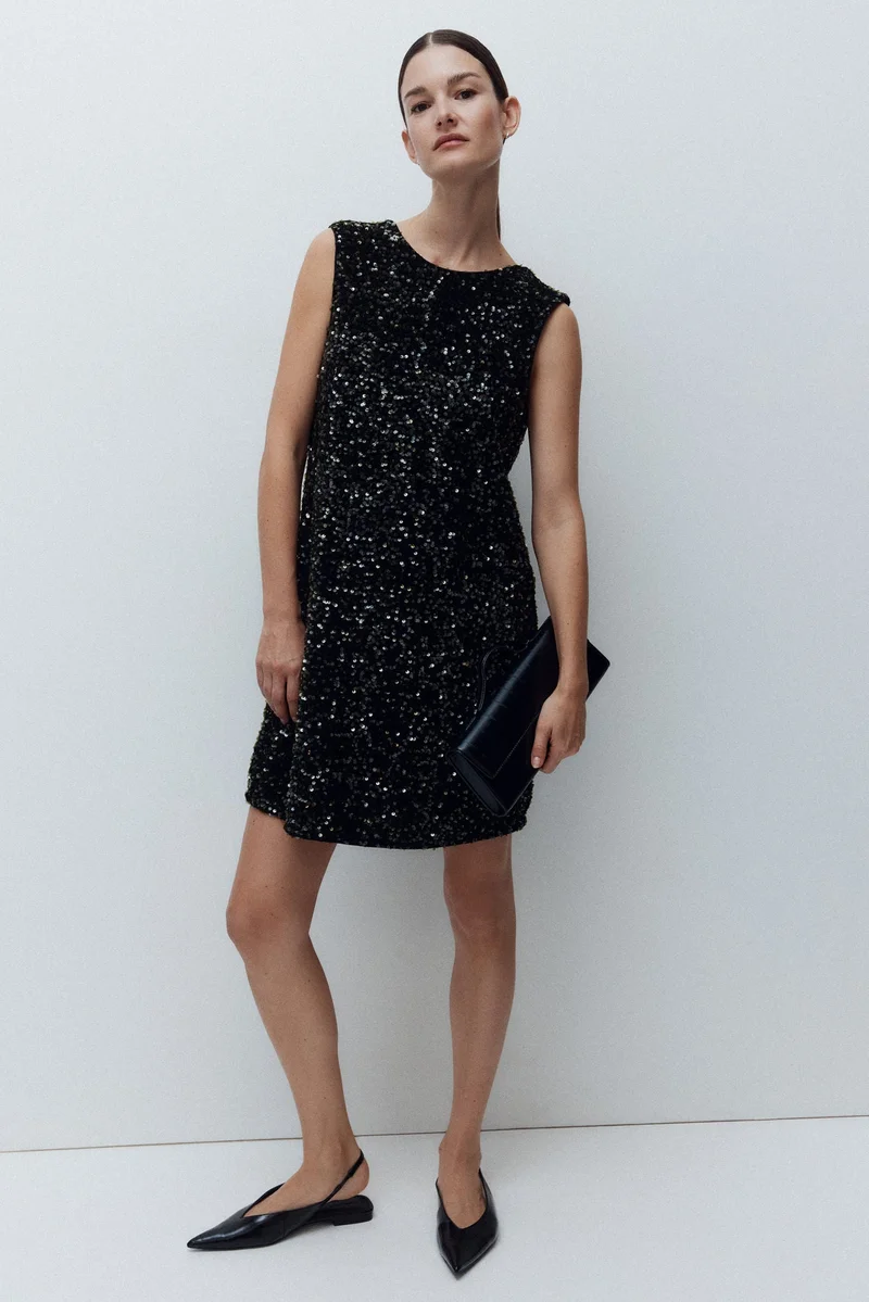 اتش اند ام فستان ميني من الترتر بتفاصيل فيونكة من تشكيلة ماما