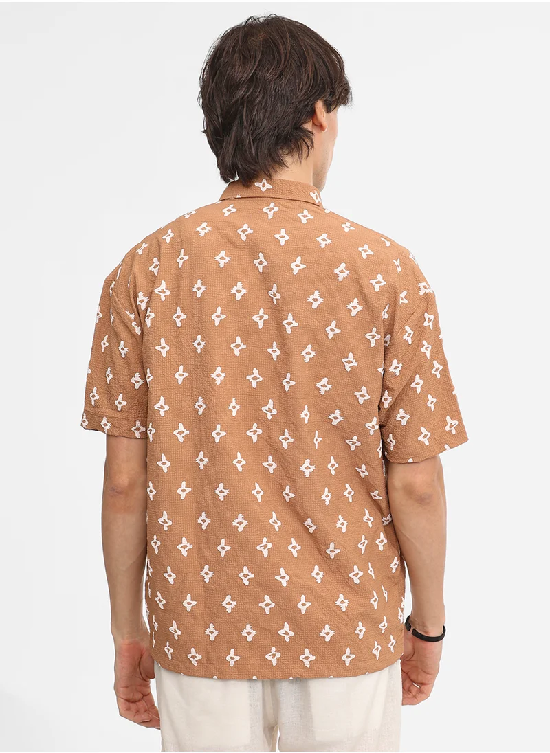 كامبوس سوترا Men's Tan Brown Floral-Tactile Oversized Shirt