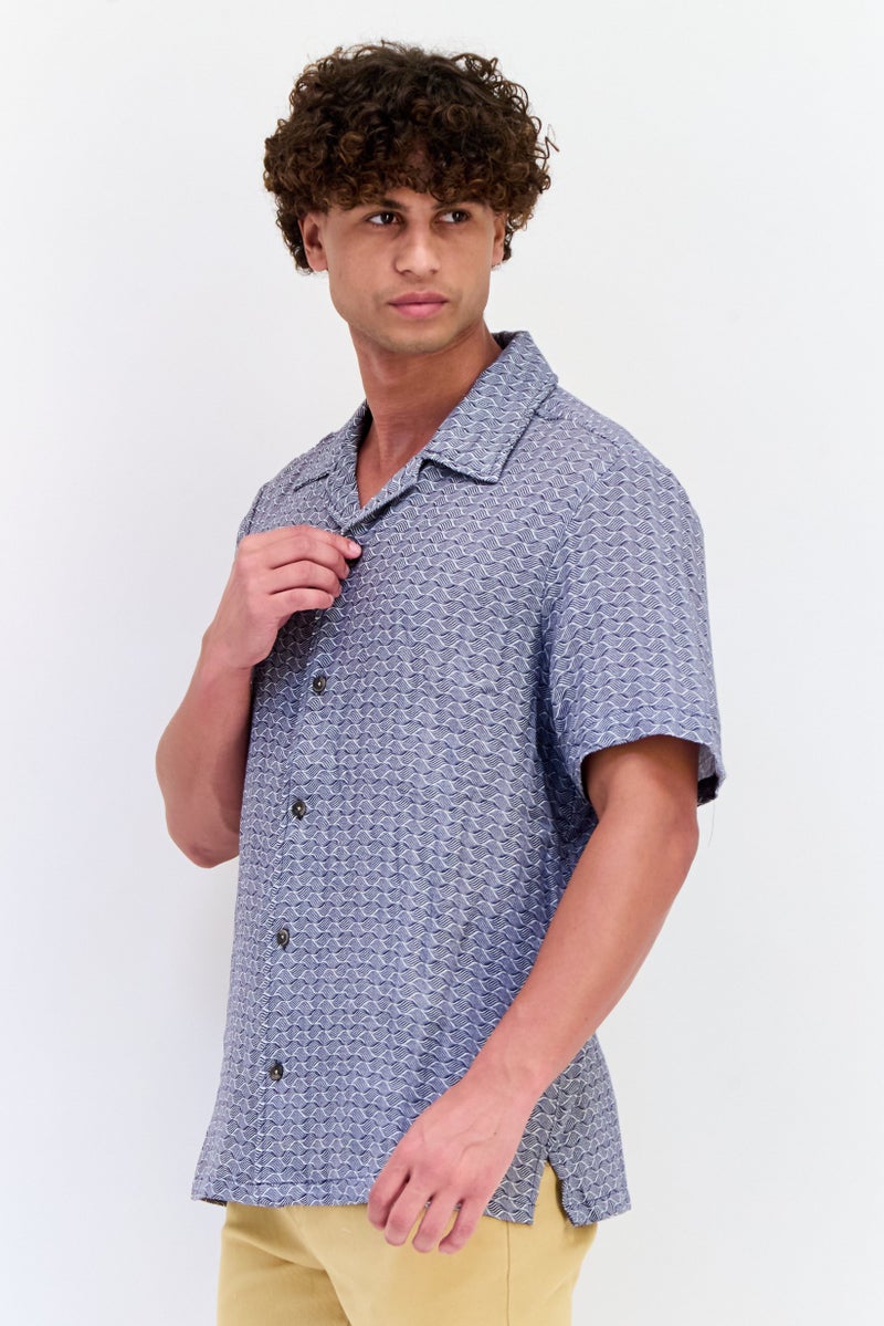 VINCE CAMUTO قميص رجالي بقصة عادية بأكمام قصيرة بطبعة شاملة، متعدد الألوان - Image 4