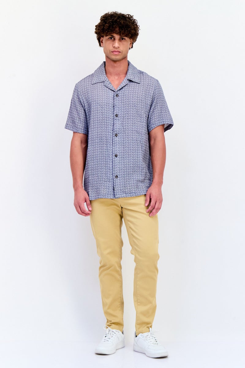 VINCE CAMUTO قميص رجالي بقصة عادية بأكمام قصيرة بطبعة شاملة، متعدد الألوان - Image 3