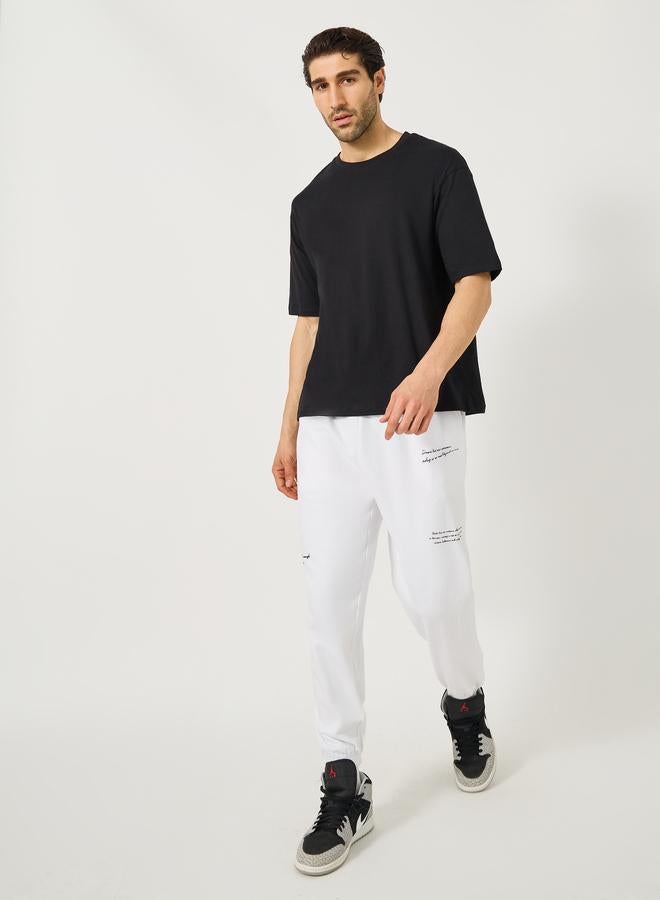 ستايلي تيشيرت قطن واسع بياقة دائرية وطبعة جرافيك - Image 3