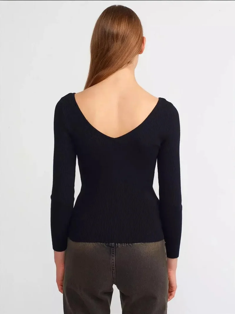 زوبعة كنزة بياقة سبعة مضلعة أساسية