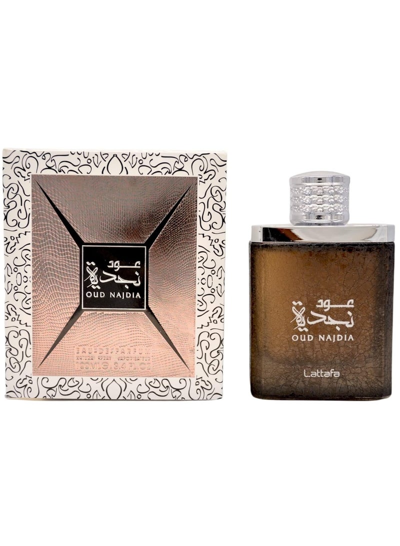 Lattafa Oud Najdiya by Lattafa for Unisex - Eau de Parfum, 100ml - Image 2