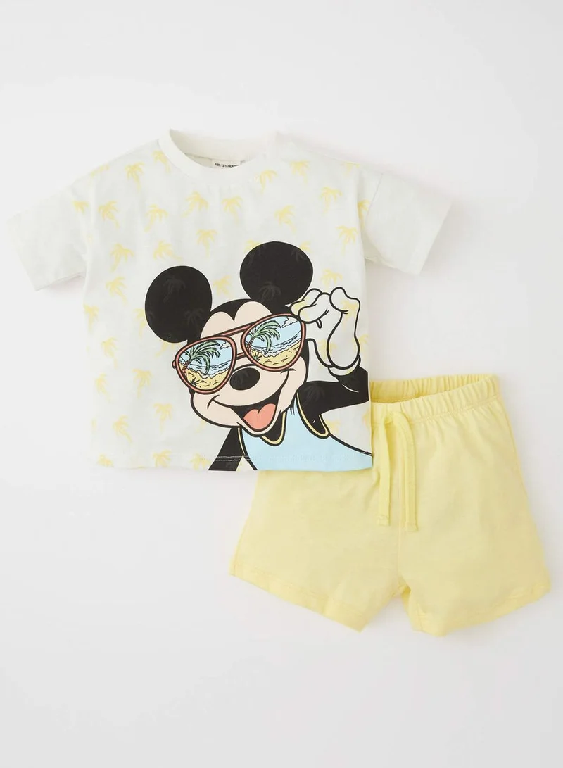 DeFacto Regular Fit Short Sleeve Disney Mickey Mouse Print T-Shirt & Short Set