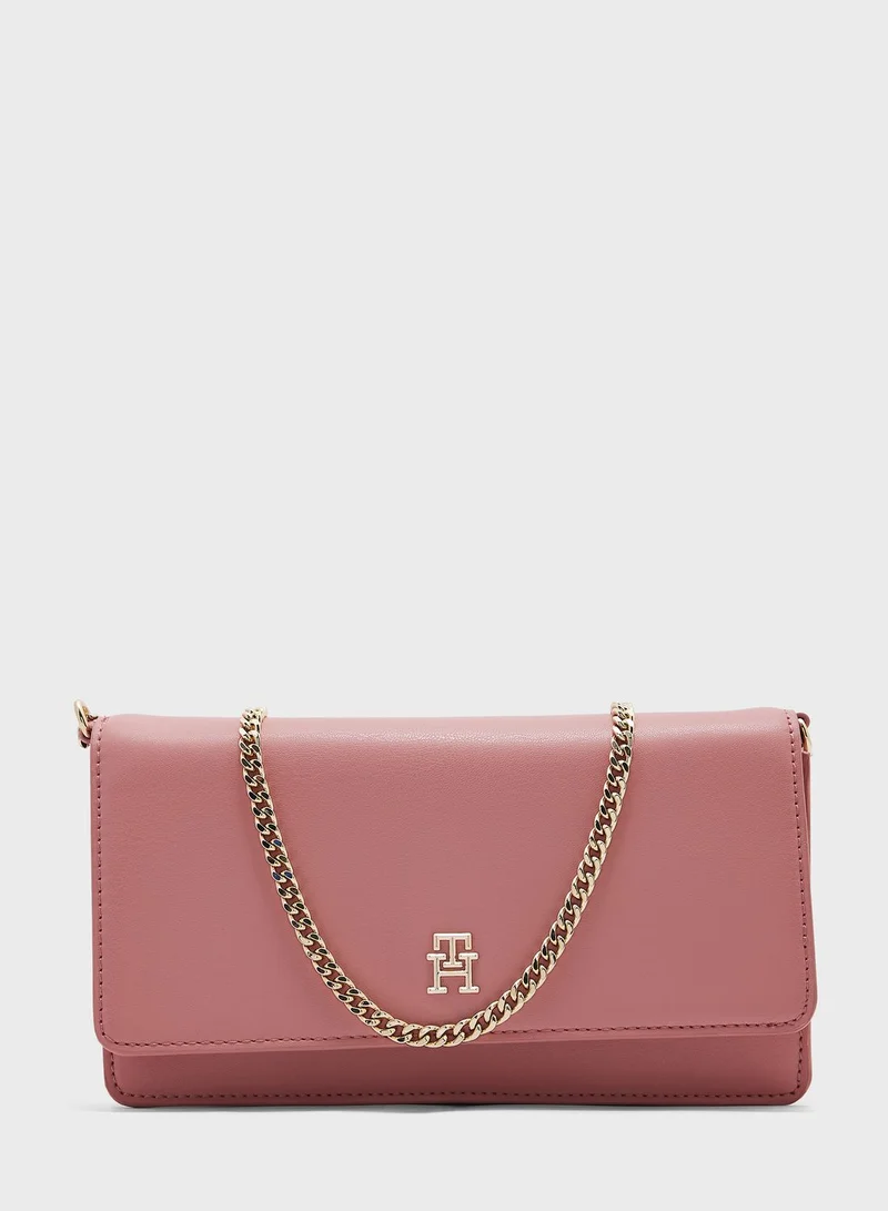 TOMMY HILFIGER Refined Chain Crossbody
