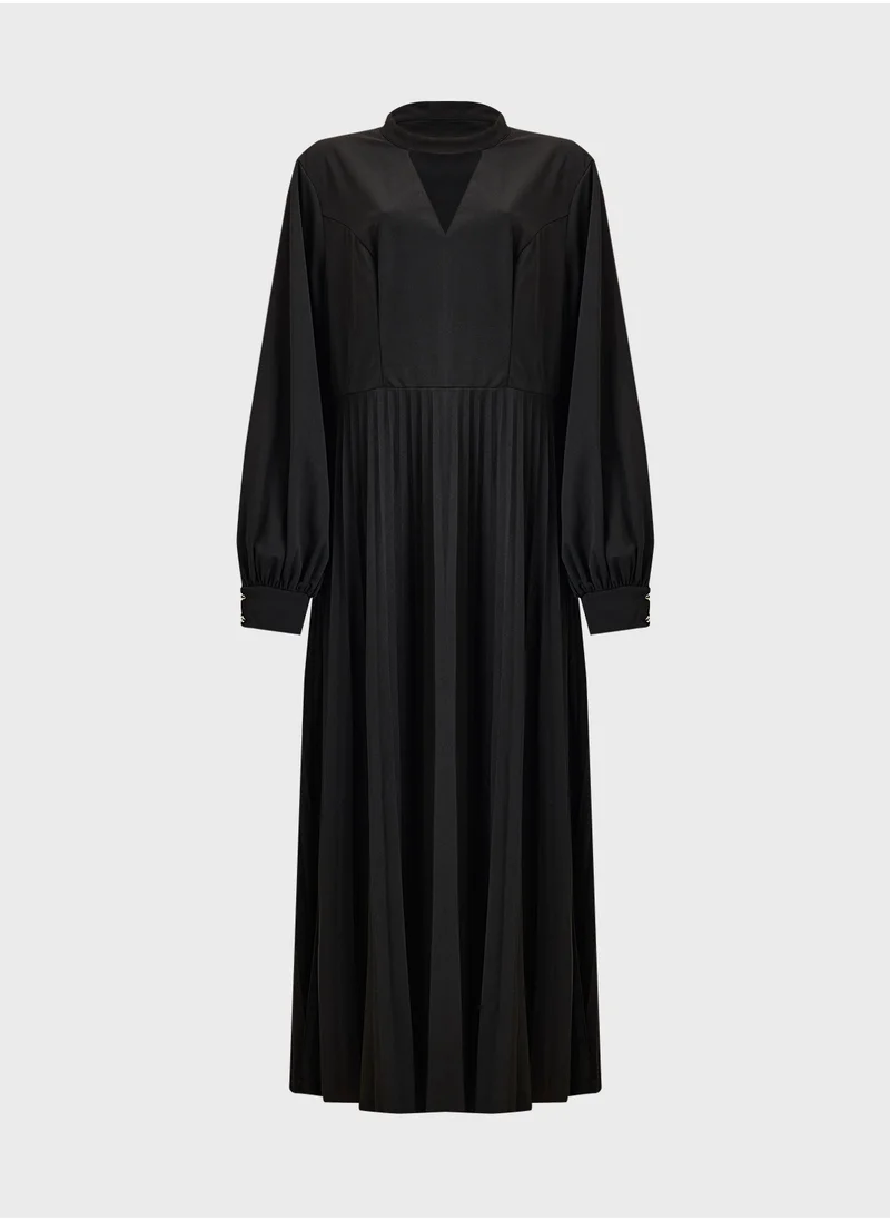 خزانة Plus Size Pleated Dress With Keyhole Neck Detail