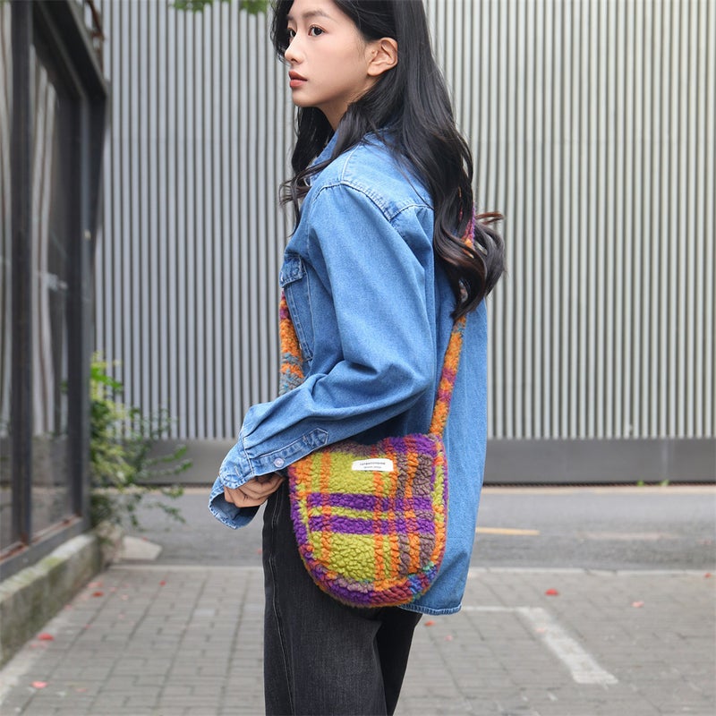 New Korean Style Dongdaemun Plush Shoulder Bag Women'S Lamb Wool Stylish Woolen Fashionable Casual Large Capacity Crossbody Bag - Image 4