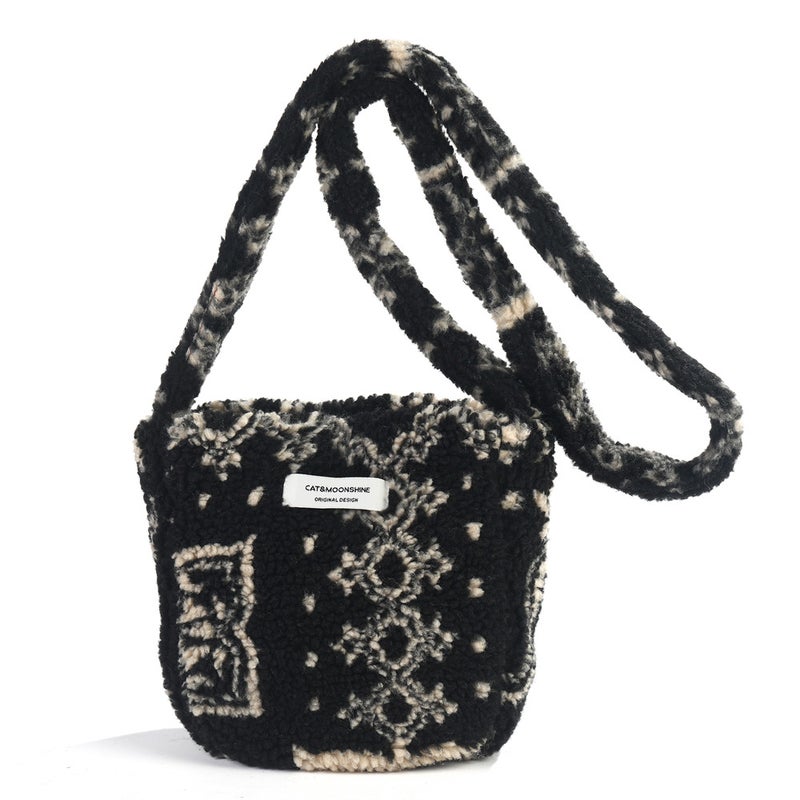 New Korean Style Dongdaemun Plush Shoulder Bag Women'S Lamb Wool Stylish Woolen Fashionable Casual Large Capacity Crossbody Bag - Image 1