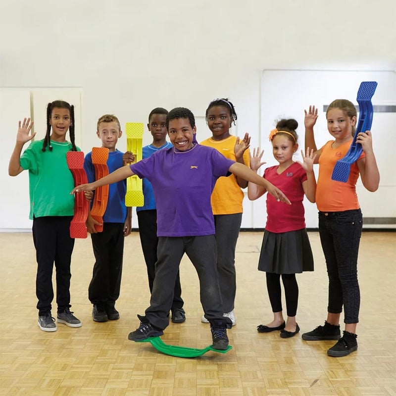 GISCO لوحة توازن، لوحة توازن متأرجحة، لوحة تأرجح، ألعاب أطفال على شكل أرجوحة، ألعاب تدريب رياضية للأطفال، ألعاب داخلية/خارجية | مصنوعة من بلاستيك متين وآمن | (أصفر) - Image 2