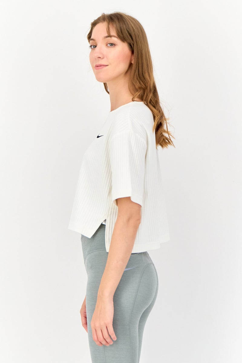 Nike Women Oversized Fit Short Sleeves Outdoor T-Shirt, White - Image 2