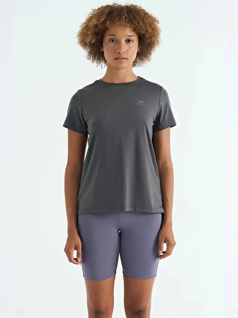 TOMMYLIFE TOMMY Women's relaxed crew neck T-shirt with side slits