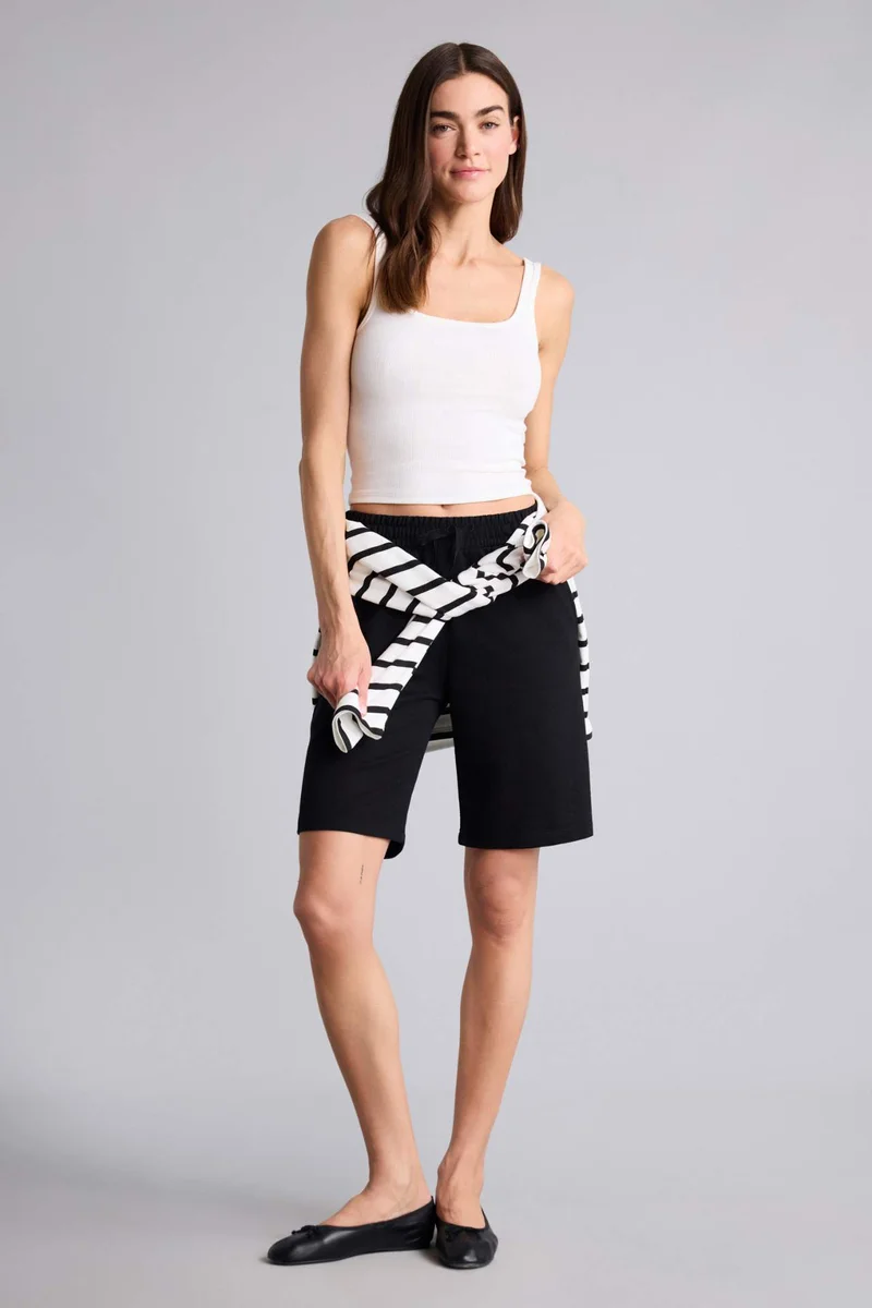 ديفاكتو Regular Fit Basic Normal Waist Regular Hem Bermuda