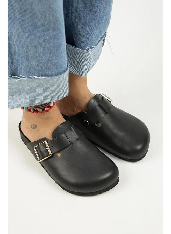 Manijero  Zeta 2 Women's Genuine Leather Clogs with Buckle and Belt, Black - Black for Women | Best Price UAE