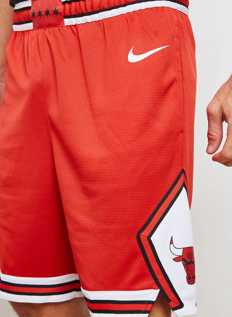 Nike UNIVERSITY RED/WHITE/(WHITE) 18 Chicago Bulls Dri-FIT Swingman Shorts for Men | Best Price UAE