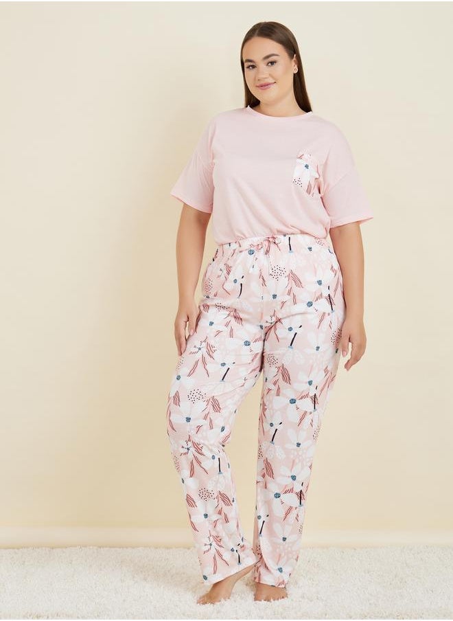 Styli - Plus Large Scale Floral Print Pocket T-Shirt & Pyjama Set - Image 1