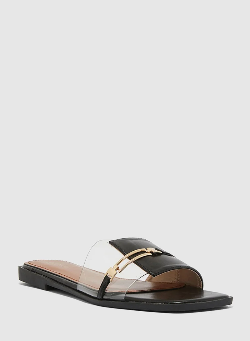Deezee @ CCC Casual Flat Sandals