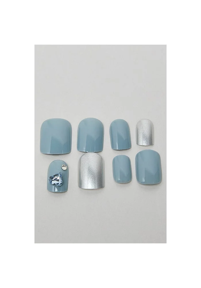 R&b Wearable Manicure