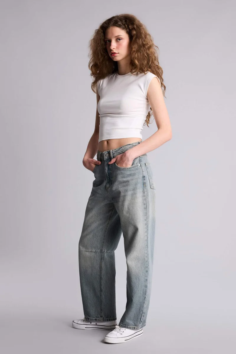 ديفاكتو Barrel Fit High Waist Ankle Length Jeans